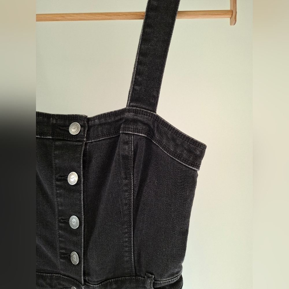 Hollister Women's Washed Black Denim Button-up Jumpsuit/Overalls (Size XS/2-4) - Picture 4 of 8